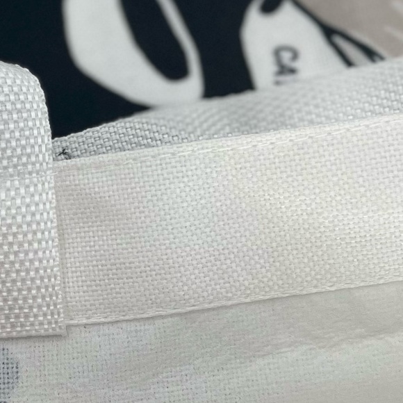 The Cute Timeless Cat Lightweight Tote Bag, Polyester/Linen - Picture 6 of 10